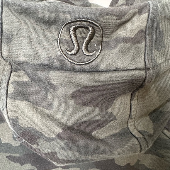 Lululemon | Scuba Hoodie Light Cotton Fleece | Heritage 365 Camo | Size 4 - Picture 5 of 8